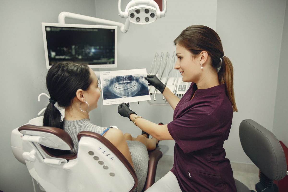 Dijital radyografi hekim ve hasta | Ankara diş kliniği röntgen